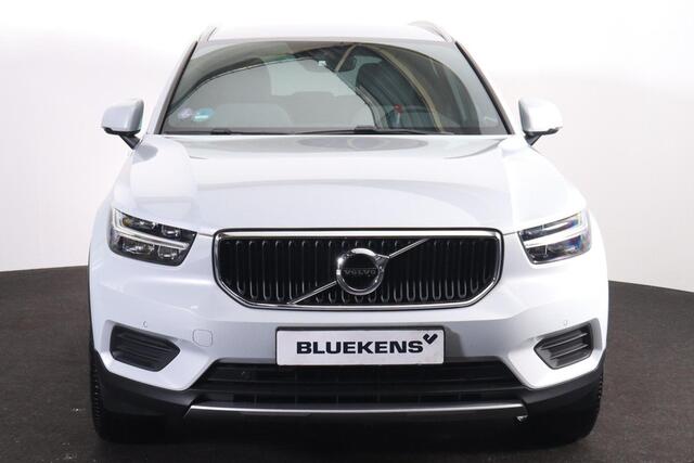 Volvo XC40 T2 Momentum Business - IntelliSafe Assist - Parkeercamera achter - Parkeersensoren voor & achter - Apple Carplay & Android Auto - High Performance audio - Extra getint glas - 18' LMV
