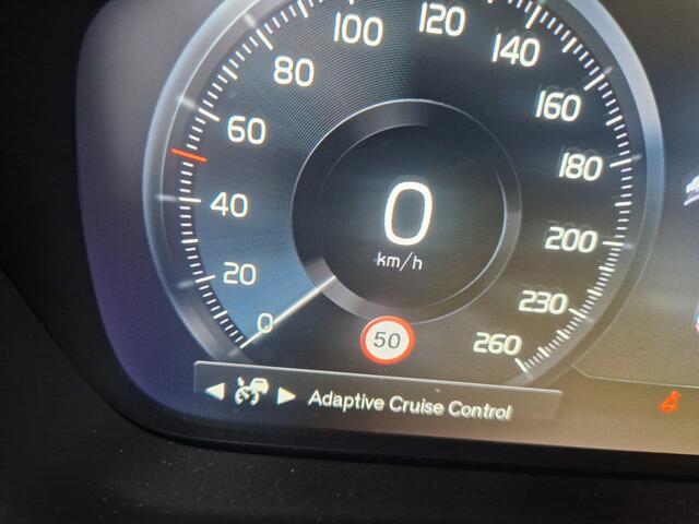 Volvo XC40 1.5 T2 Momentum Business Park Assist Pack | 19"| Elektr. trekhaak