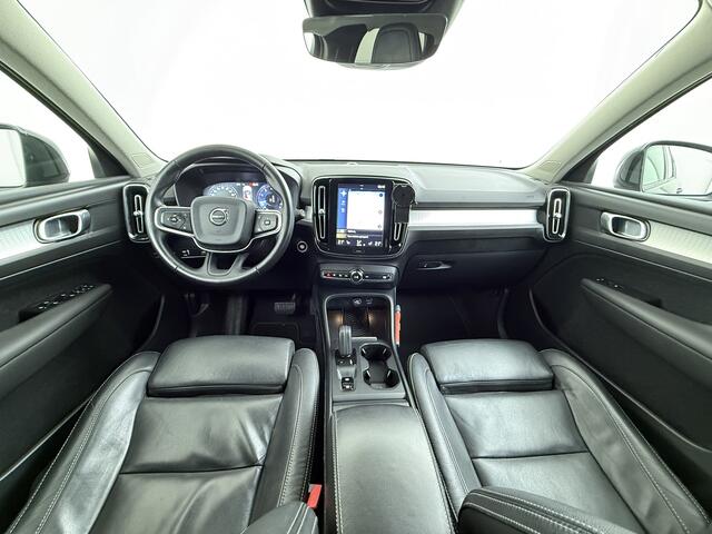 Volvo XC40 2.0 T5 AWD AUT-8 Leer-Contour+verwarmd Intro-Edition Adap.Cruise Camera Apple Carplay Navi Ecc DAB Pdc Intro Edition Keyless Lmv 19" Elek.Achterklep Lane Keeping BLIS Cross Traffic Alert Road Sign Info Pilot Assist Zeer complete unieke XC40 ¤ 60.000 nieuw