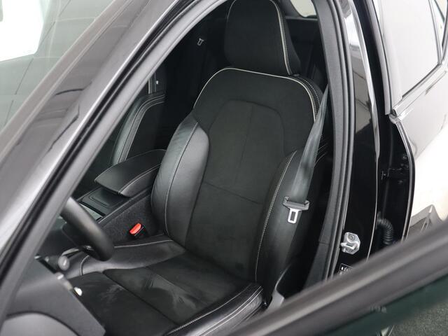 Volvo XC40 Recharge P8 AWD R Design | Stoel & stuurverwarming | Camera | Leder/Alcantara | Adaptive cruise | Keyless | Full LED | Navigatie | Harman/Kardon