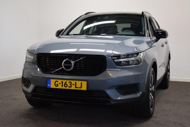Volvo XC40 T3 163pk AUT8 R-Design Pano/ Harman Kardon/ Camera/ Stoelverw./ PDC v+a/ Donker glas