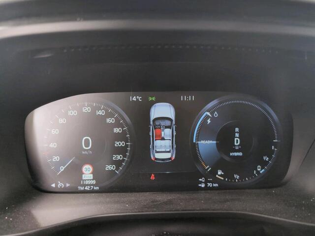 Volvo XC40 1.5 T5 Twin Engine Momentum Pro NAVI | ECC | LMV | CRUISE | PDC