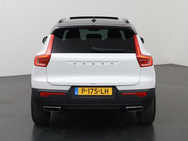 Volvo XC40 1.5 T3 R-Design | Panoramadak | Harman/Kardon | Camera | Comfortstoelen ele.verstelbaar + geheugen | Navigatie | Stoel/Stuurverwarming |