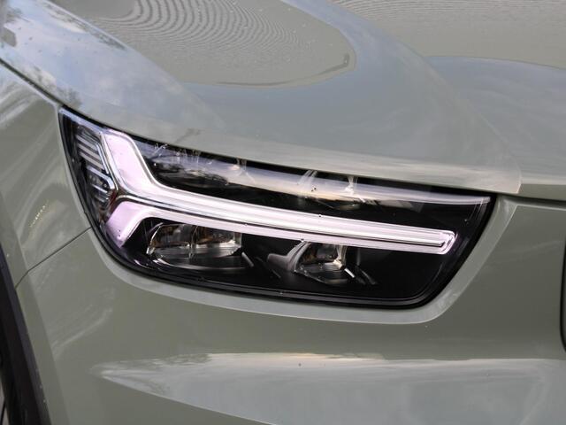 Volvo XC40 Recharge P8 AWD R-Design Automaat / Microtech Nubuck interieur / Sage Green metallic / Google Maps Navi