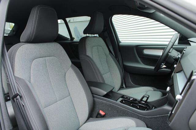 Volvo XC40 T5 Automaat Plug-in hybrid Plus Dark | Premium Audio by Harman Kardon | Interieur Voorverwarming | Power Seats | Parkeer Camera | Park Assist Voor & Achter | Semi Elektrische Trekhaak |
