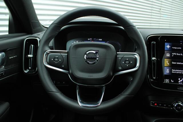 Volvo XC40 T5 Automaat Plug-in hybrid Plus Dark | Premium Audio by Harman Kardon | Interieur Voorverwarming | Power Seats | Parkeer Camera | Park Assist Voor & Achter | Semi Elektrische Trekhaak |