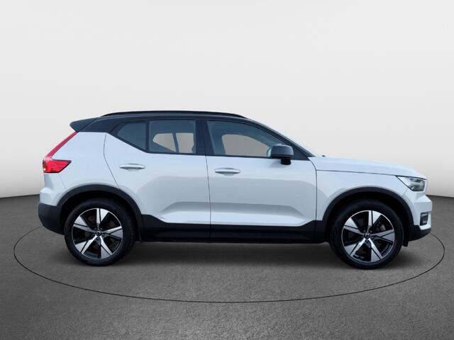 Volvo XC40 Recharge P8 AWD R-Design | HarmanKardon | Panorama | Two-tone 40