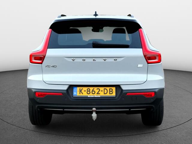 Volvo XC40 Recharge P8 AWD R-Design | HarmanKardon | Panorama | Two-tone 40