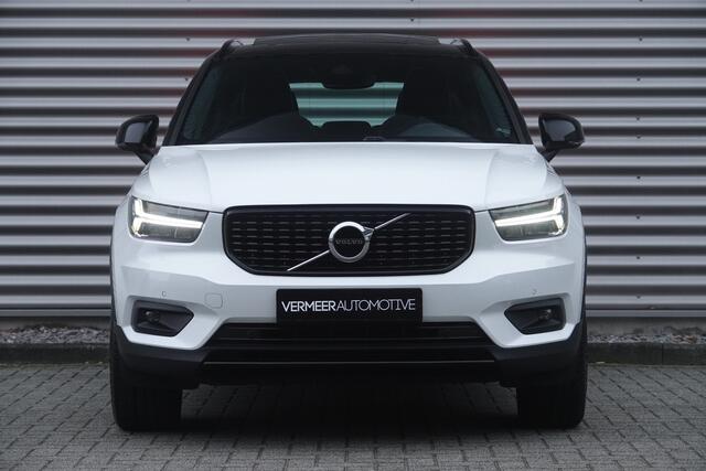 Volvo XC40 2.0 T4 R-Design | Pano | Trekhaak | Memory | H&K | Camera | ACC |