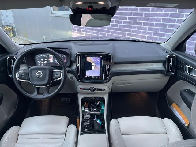 Volvo XC40 2.0 T4 Inscription | Trekhaak | Panorama dak | 360° camera | Harman & Kardon | Elektrisch verstelbare voorstelen | Adaptieve cruise control |
