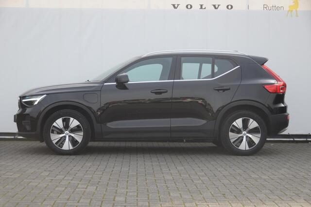 Volvo XC40 T4 211PK Automaat Plug-in hybrid Core Bright / Trekhaak / All seasonbanden / Apple carplay / Parkeersensoren met camera / Stoel - en stuurwielverwarming / Elektrische achterklep / Keyless entry