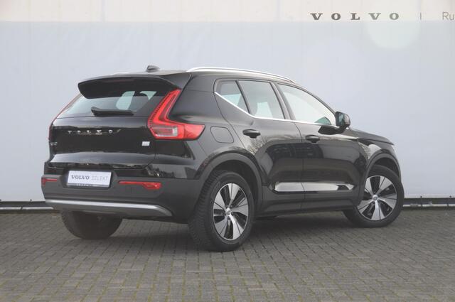 Volvo XC40 T4 211PK Automaat Plug-in hybrid Core Bright / Trekhaak / All seasonbanden / Apple carplay / Parkeersensoren met camera / Stoel - en stuurwielverwarming / Elektrische achterklep / Keyless entry