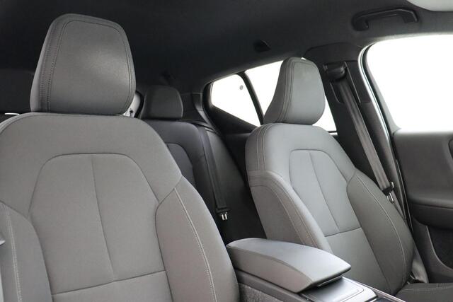 Volvo XC40 RECHARGE CORE 70 kWh -CAMERA|PRIVACY.GLAS|CRUISE|GOOGLE|19"