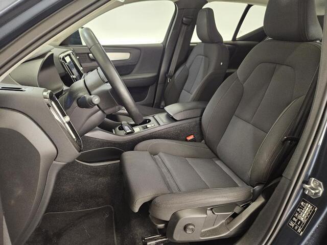 Volvo XC40 1.5 T3 Business Pro | Adaptieve Cruise Control | Parkeercamera | Trekhaak | Uitschuifbare Beensteunen | Dodehoek Detectie | Navigatie | Apple CarPlay & Android Auto |