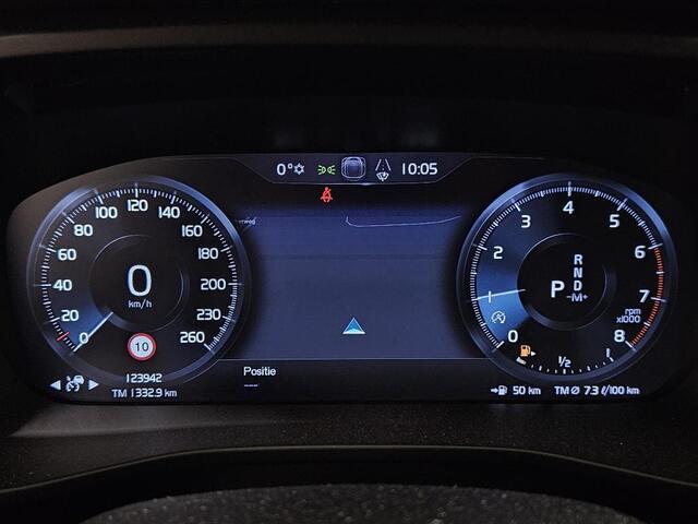 Volvo XC40 1.5 T3 Business Pro | Adaptieve Cruise Control | Parkeercamera | Trekhaak | Uitschuifbare Beensteunen | Dodehoek Detectie | Navigatie | Apple CarPlay & Android Auto |