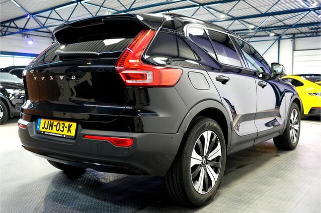 Volvo XC40 Volvo XC40 1.5 T5 Plug-in Hybrid 193kW/262pk DCT7 Ultimate Bright PANORAMADAK + HARMAN/KARDON + ADAPT.CRUISE + PILOT ASSIST + NAVI SENSUS + BLIS + LANE ASSIST + EL.STOELEN + STOEL-&STUURVERWARMING + 360 CAMERA + KEYLESS + PARKSENSOREN V&A + 19" LM-VELGEN!