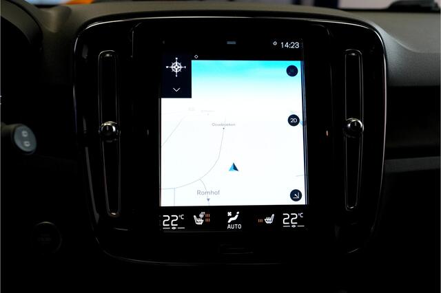 Volvo XC40 Volvo XC40 1.5 T5 Plug-in Hybrid 193kW/262pk DCT7 Ultimate Bright PANORAMADAK + HARMAN/KARDON + ADAPT.CRUISE + PILOT ASSIST + NAVI SENSUS + BLIS + LANE ASSIST + EL.STOELEN + STOEL-&STUURVERWARMING + 360 CAMERA + KEYLESS + PARKSENSOREN V&A + 19" LM-VELGEN!