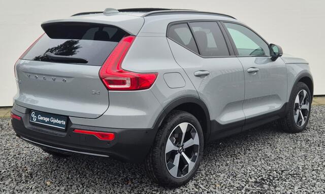 Volvo XC40 2.0 B4 Ultra Dark MY 2026 - 19" Wielen - Panoramadak - Harman Kardon Audio - Lighting - 360 Cam - Climate - Privacy Glass - R980 Interieur - voorruit verwarming - Power seats met memory