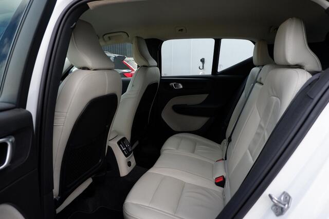 Volvo XC40 T4 Recharge Inscription Expression | Parkeersensoren voor + achter | Parkeercamera | Blond lederen bekleding | Harman Kardon Premium audio | Navigatie | Cruise Control | Volvo on Call | Dealeronderhouden