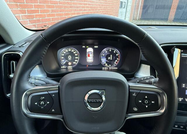 Volvo XC40 1.5 T3 Momentum Aut. |BLIS|Adapt.Cruise|Trekhaak|