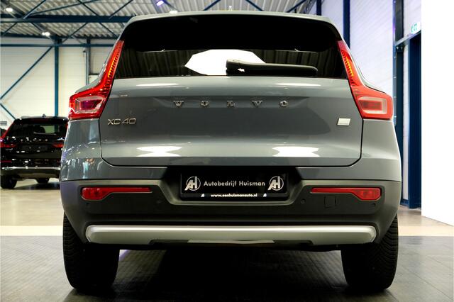 Volvo XC40 1.5 T4 155kW/211pk DCT7 Plug-in hybrid Ultimate Bright PANORAMADAK + HARMAN/KARDON + TAILORED WOOL INTERIEUR + ADAPT.CRUISE + MATRIX LED + LANE ASSIST + STOEL-&STUURVERWARMING + CAMERA + BLIS + EL.STOELEN + PARKSENSOREN V&A + 19" LM-VELGEN!!