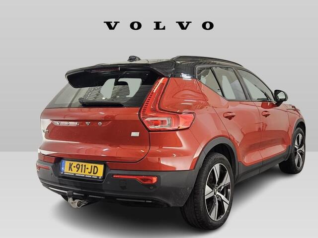 Volvo XC40 Recharge P8 AWD R-Design | Adaptieve Cruise Control | Trekhaak | Panoramadak | Harman Kardon Audio | Dodehoek Detectie | Stoel-/Stuurverwarming | 360 Parkeercamera |