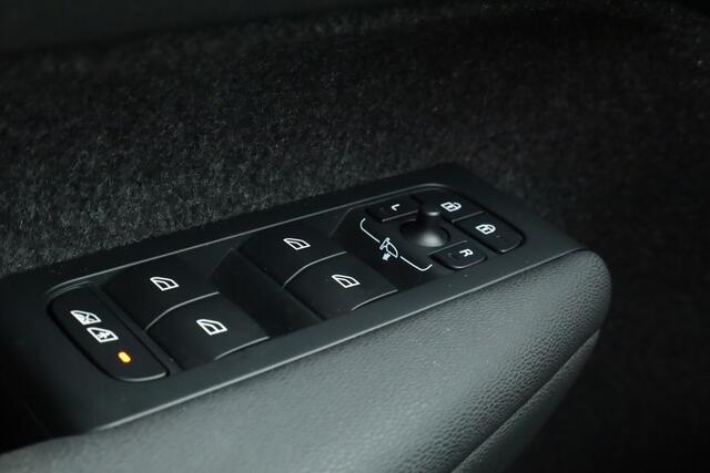 Volvo XC40 1.5 T5 Plug-in hybrid Ultimate Dark | Pano | Adapt. Cruise | 360cam | Stoel- Stuurverw. | Elek. Stoelen | H&K Audio