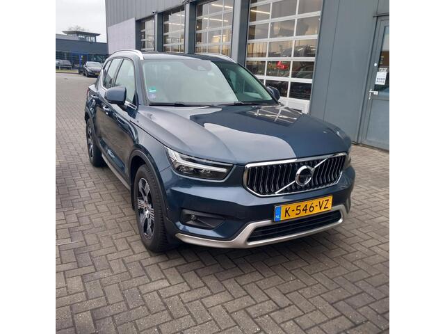 Volvo XC40 2.0 B4 AWD Inscription | Panoramadak | Harman Kardon Audio | 360 Graden Camera | Elektrisch Verstelbare Voorstoelen | Lederen Bekleding | Stoelverwarming | Navigatie | Apple Carplay | Android Auto
