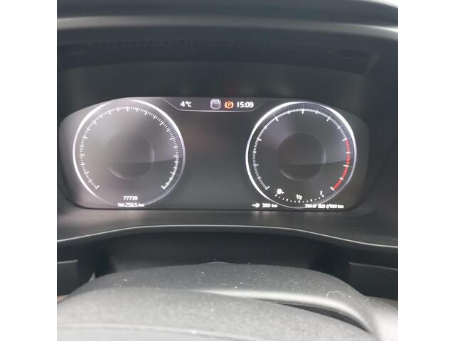 Volvo XC40 2.0 B4 AWD Inscription | Panoramadak | Harman Kardon Audio | 360 Graden Camera | Elektrisch Verstelbare Voorstoelen | Lederen Bekleding | Stoelverwarming | Navigatie | Apple Carplay | Android Auto