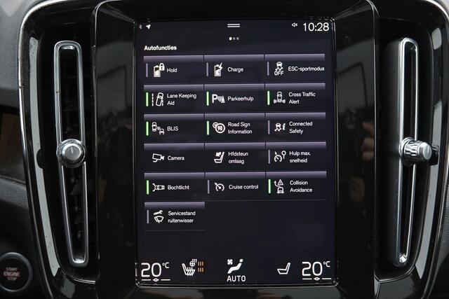 Volvo XC40 T5 Recharge Plus Dark - Panorama/schuifdak - IntelliSafe Assist & Surround - 360º Camera - Harman/Kardon audio - Verwarmde voorstoelen & stuur - Parkeersensoren voor & achter - Elektr. bedienb. voorstoelen met geheugen links - Extra getint glas - 19' LMV