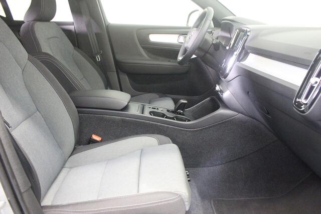 Volvo XC40 2.0 B3 Core | Rijklaarprijs | All-Season banden |