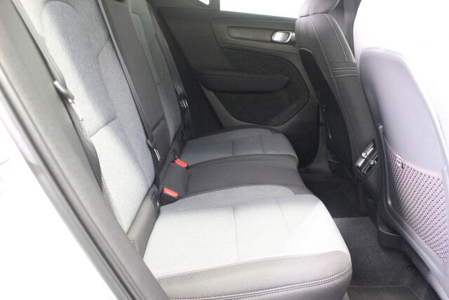 Volvo XC40 2.0 B3 Core | Rijklaarprijs | All-Season banden |