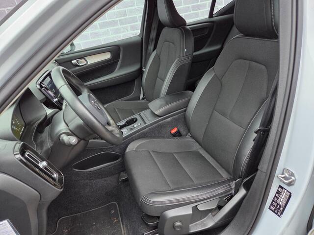 Volvo XC40 1.5 T3 Momentum Pro | Navigatie | Trekhaak | Cruise Control Adaptief | BLIS | Achteruitrijcamera | Parkeersensoren