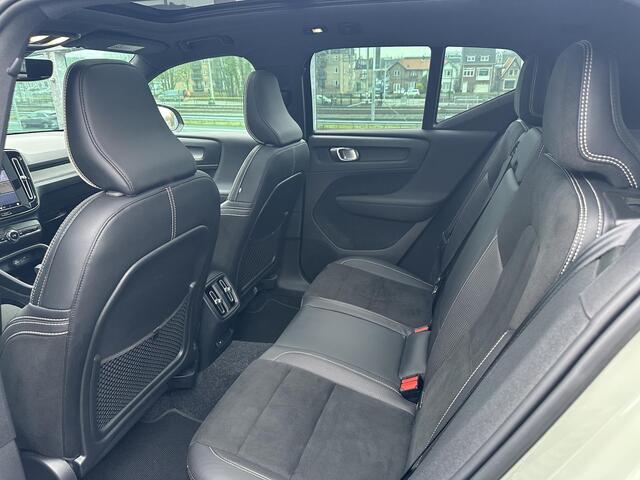 Volvo XC40 Recharge P8 AWD R-Design / Pano. dak / Elek. verstelbare stoelen / Voor+stuur verwarmd / Keyless / Harman Kardon / 20" velgen / 360 camera /
