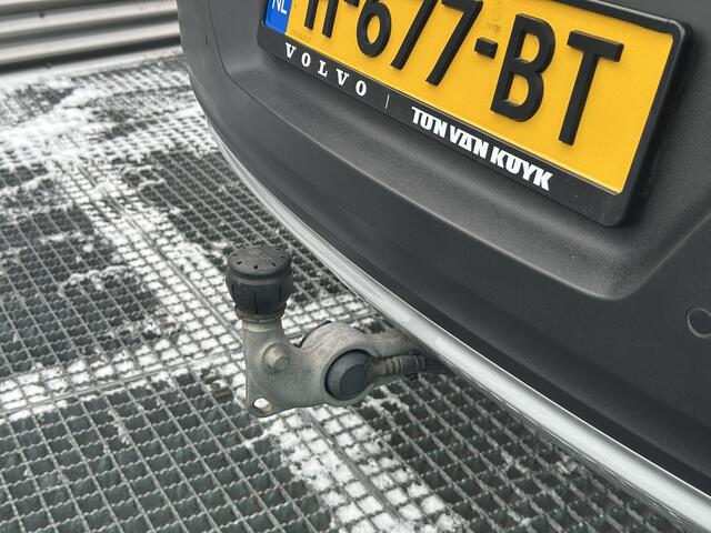 Volvo XC40 1.5 T3 Momentum Pro Automaat, Driver assist, Adaptive cruise, BLIS, Pilot assist, Trekhaak semi elektrisch, 18 inch wielen, Parkeercamera achter, Park assist voor- en achter
