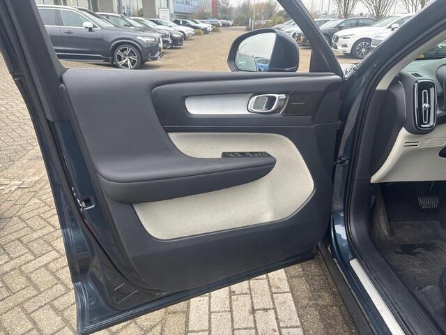 Volvo XC40 T4 Recharge Inscription Expression | Trekhaak | Climate Pack | Panoramadak |