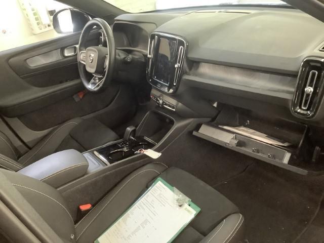 Volvo XC40 Single Motor Extended Range Plus 82 kWh | Adaptieve cruise control | Stoel- en stuurverwarming | Nubuck Interieur | Warmtepomp | 20 inch velgen | Camera |