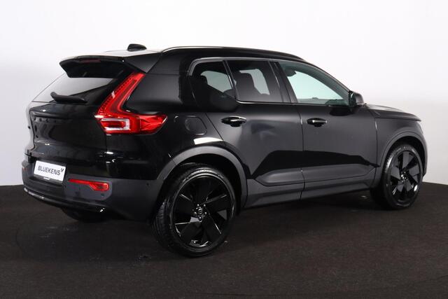Volvo XC40 B3 Plus Black Edition - IntelliSafe Assist & Surround - 360º Camera - Harman/Kardon audio - Verwarmde voorstoelen & stuur - Parkeersensoren voor & achter - Elektr. bedienb. voorstoelen met geheugen links - Draadloze tel. lader - Extra getint glas - 20' LM