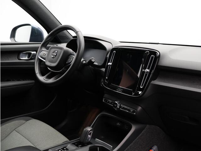 Volvo XC40 T2 Business Pro / Trekhaak / Adaptieve Cruise Control / Achteruitrijcamera / Elektr. bedienbare achterklep / BLIS