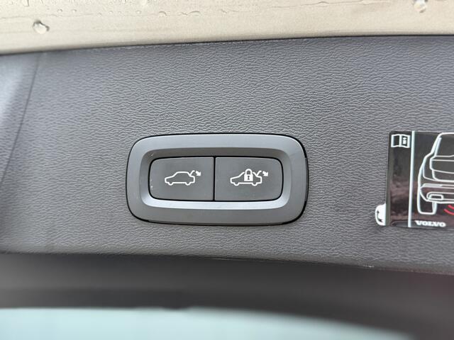 Volvo XC40 1.5 T4 Recharge R-Design Panoramadak | IntelliSafe Assist | Camera