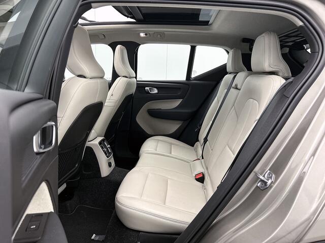 Volvo XC40 T5 180PK Hybride SOH 91% Inscription / Panoramadak / Leder / Trekhaak / airco-ecc./ Stuurverwarming / Navigatie / Apk 10-2026
