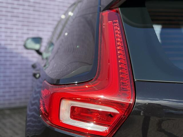 Volvo XC40 1.5 T2 Momentum Business | Stoelverwarming | Adaptief | Pilot assist | Camera | 19" velgen | Stuurverwarming | Volvo on Call | Keyless entry/start | Apple carplay/android auto |
