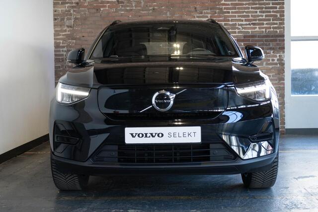 Volvo XC40 Recharge Core 70 kWh | Stoelverwarming | Stuurwielverwarming | 4-seizoenen banden | Warmtepomp | 1ste Eigenaar | Google Infotainment | Parkeercamera | Parkeersensoren voor + achter | draadloze telefoonlader