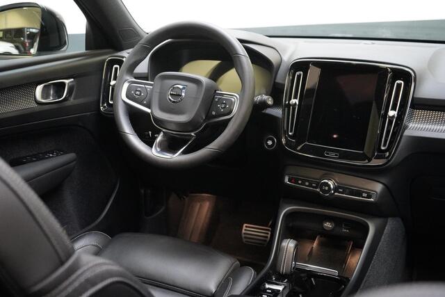 Volvo XC40 1.5 T4 Recharge R-Design | Leder | Panoramadak | Trekhaak | Camera | Lm velgen