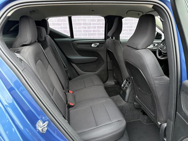 Volvo XC40 1.5 T4 Recharge R-Design Expression | Memory | Adaptieve cruise control | Pilot assist | Standkachel | BLIS | Camera | Parkeersensoren V+A | Stoel/stuurverwarming | Volvo on Call |