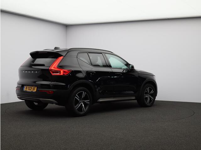 Volvo XC40 1.5 T3 R-Design / Panoramadak / 360 Camera / Harman Kardon / Nubuck Bekleding / Adaptive Cruise / BLIS / Getint Glas /