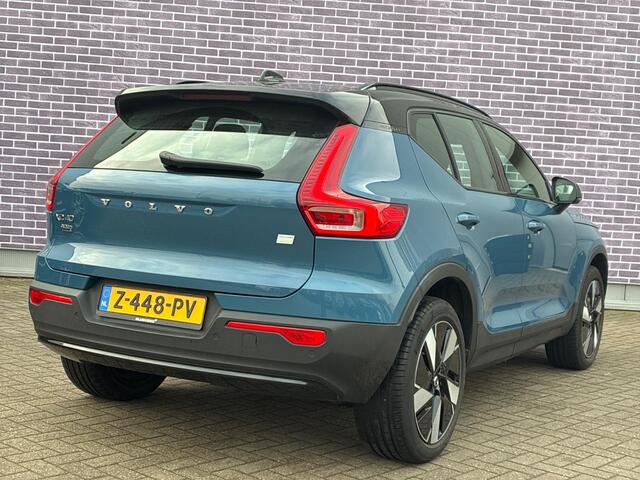 Volvo XC40 Single Motor Extended Range Plus 82 kWh | Trekhaak | Adaptieve cruise control | Stoel- en stuurverwarming | Dode hoek detectie BLIS | Warmtepomp | LED koplampen | Navigatie | Apple Carplay / Android Auto | Parkeersensoren voor + achter | Achteruitrijcamer