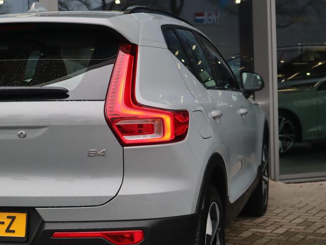 Volvo XC40 2.0 B4 Plus Dark | Schuif/kanteldak | Elektrische stoelen met memory |
