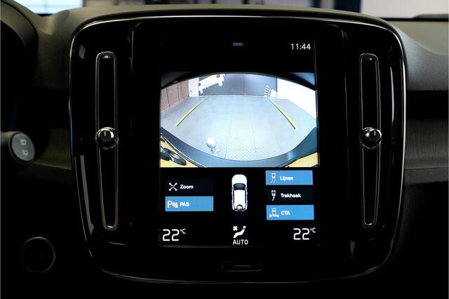 Volvo XC40 1.5 T5 Recharge 193kW/262pk DCT7 Inscription EL.TREKHAAK + BLIS + CAMERA + LEER + NAVI SENSUS + SPORTSTOELEN + CRUISE CONTROL + LANE ASSIST + LENDESTEUN + DAB AUDIO + KEYLESS ENTRY&GO + LED KOPLAMPEN + MISTLAMPEN + PARKSENSOREN + 19" LM-VELGEN!!