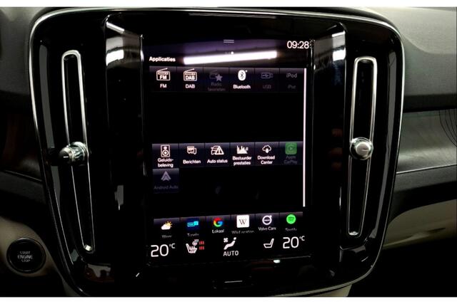 Volvo XC40 1.5 T5 Plug-in Hybrid 193kW/262pk DCT7 Ultimate Dark FACELIFT! PANORAMADAK + HARMAN/KARDON + ADAPT.CRUISE + PILOT ASSIST + NAVI SENSUS + BLIS + LANE ASSIST + EL.STOELEN + STOEL-&STUURVERWARMING + 360 CAMERA + KEYLESS + PARKSENSOREN V&A + 19" LM-VELGEN!!